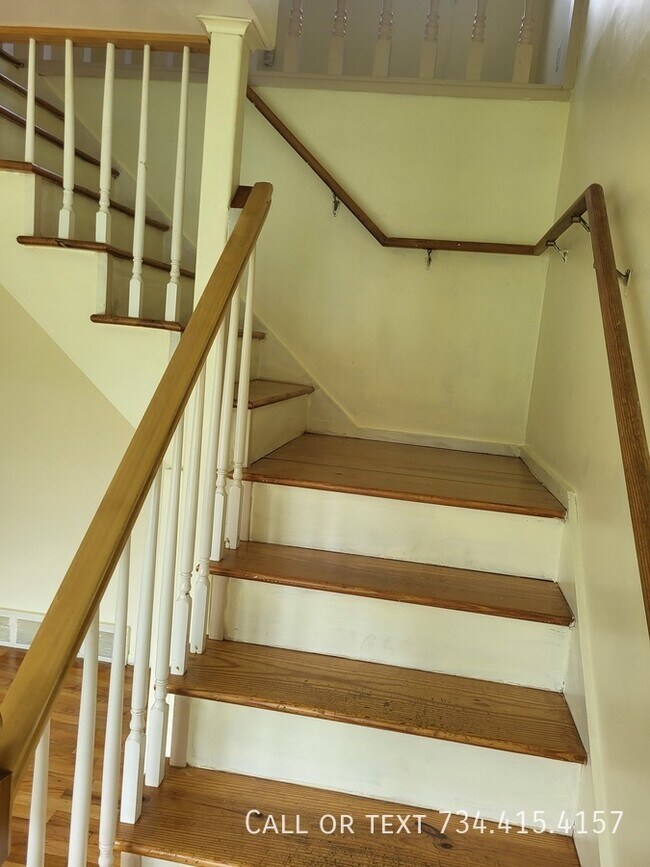 Building Photo - 2863 Marshall St