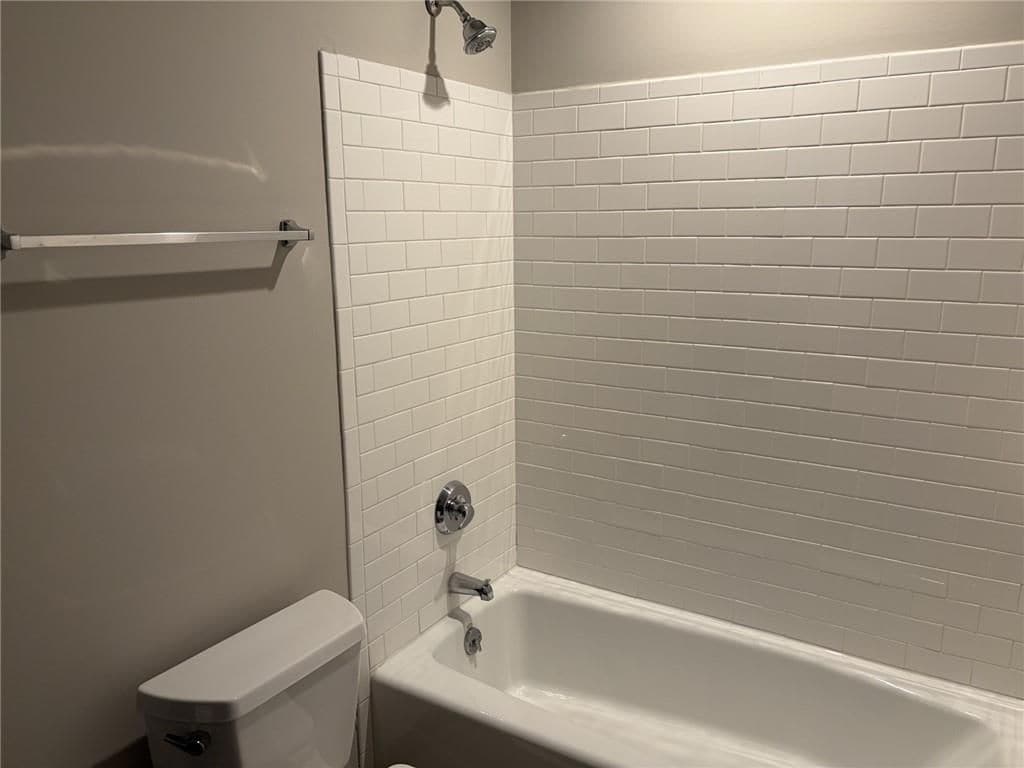 Building Photo - 620 Glen Iris Dr NE