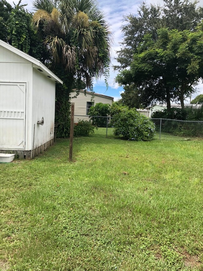 Building Photo - 110 Kon Tiki Ter