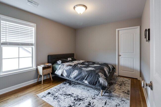 Building Photo - 4 Bedroom, 3 Bath Home w/ Backyard and 2 Car Garage