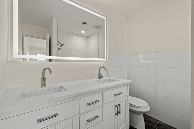 Building Photo - 909 Silber Rd