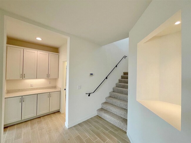 Building Photo - Stunning 3-Bedroom Home with Mountain View...