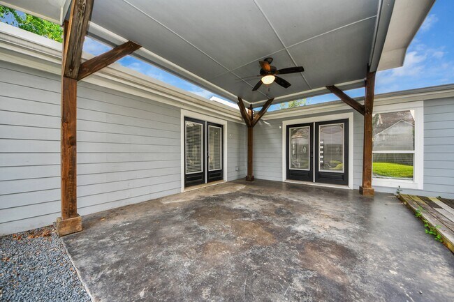 Building Photo - 1108 Wakefield Dr