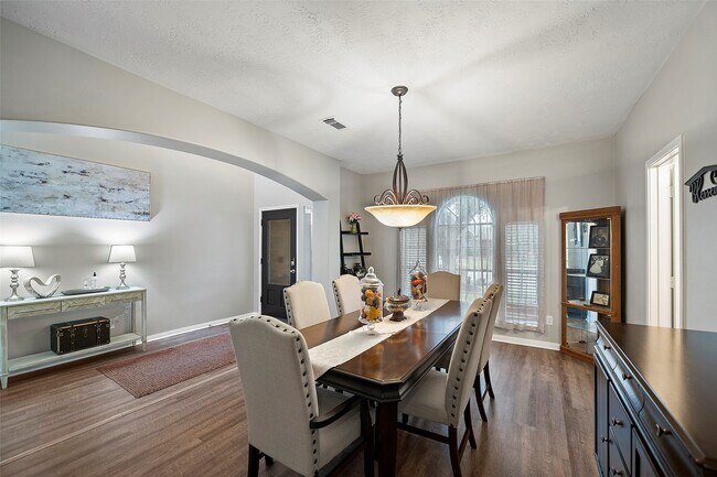 Building Photo - 20907 Wind Field Ln