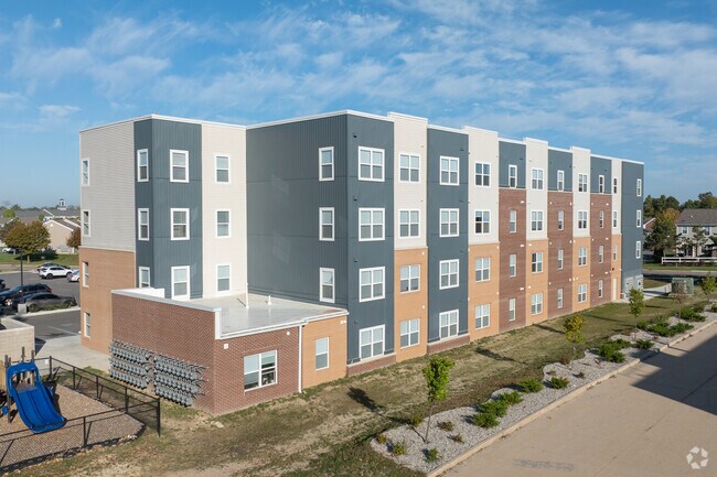 Building Photo - Breton Grove I