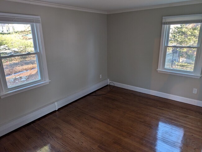 Building Photo - 8 Linda Circuit