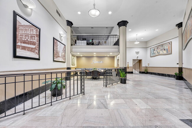 Building Photo - $1,550.00, 1 bed1 bath Updated Condo located in the heart of Denver