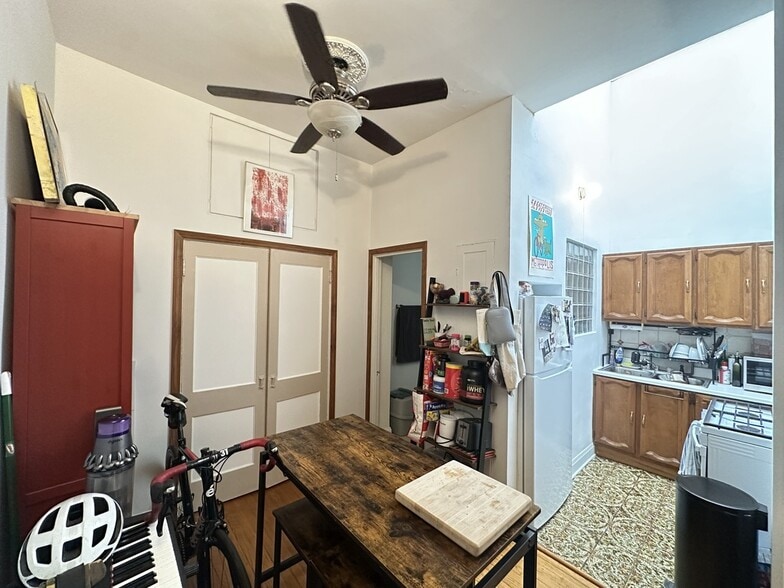 Building Photo - 1222 W Grace St