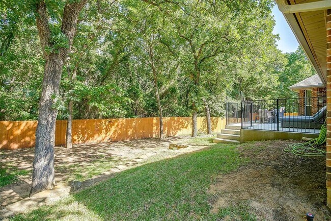 Building Photo - 750 Shady Tree Ct