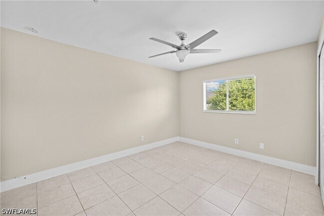 Building Photo - 909 Jaguar Blvd