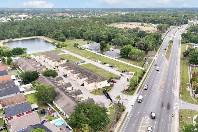 Building Photo - "Charming 3-Bed, 2-Bath Condo Oasis in Orlando – 1,000 Sq Ft of Comfort!"