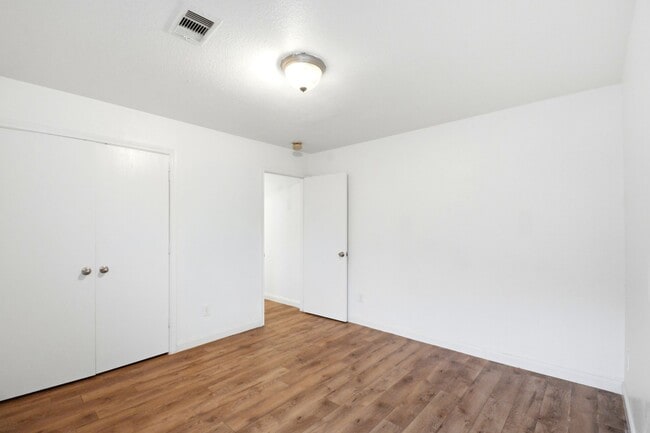 Building Photo - 111 Thunder Basin Dr