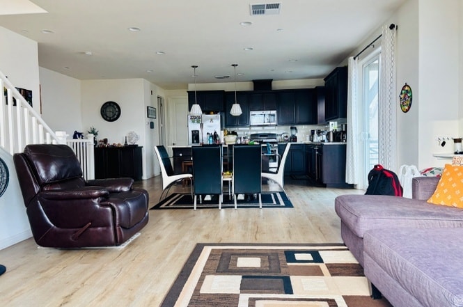 Building Photo - 2321 Central Pky