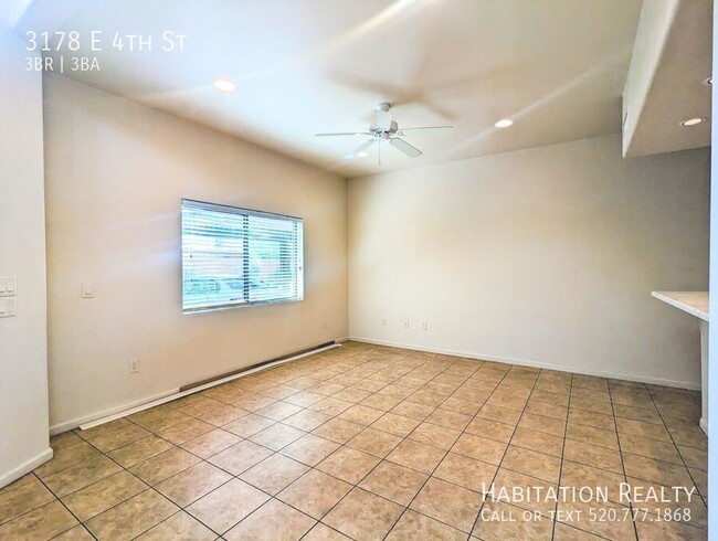 Building Photo - Pre-Lease!! 3bed/3bath townhome in Miramon...