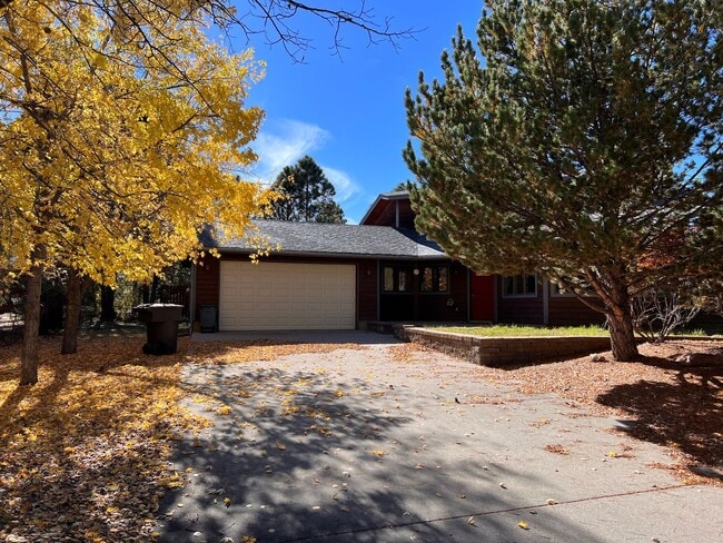 Primary Photo - Partially Furnished Move In Ready Gorgeous Home In The Country Club