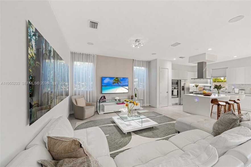 Building Photo - 7515 NW 99th Ave