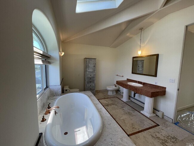 Building Photo - 124 Montego Key