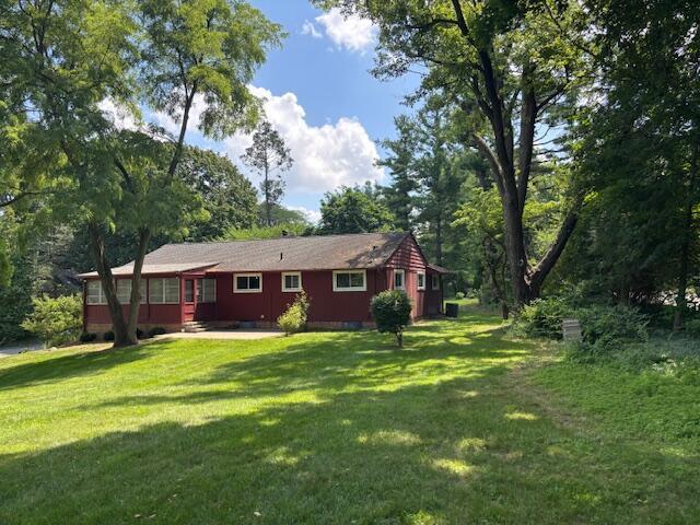 Building Photo - 580 Riverview Dr