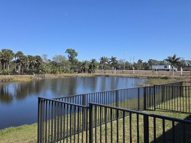 Building Photo - 2880 SE Federal Hwy