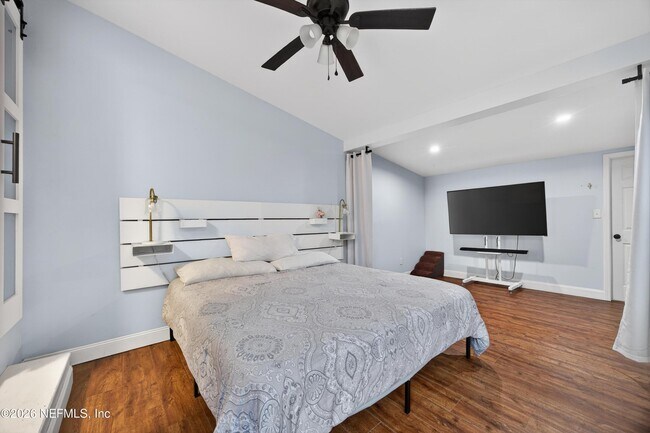 Building Photo - 4719 College St