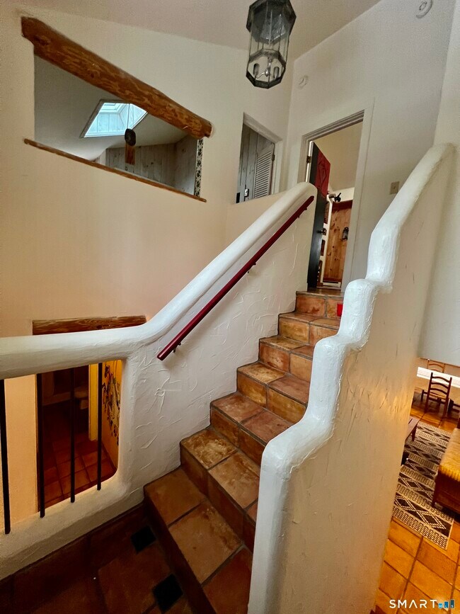 Building Photo - 290 Cliffside Dr