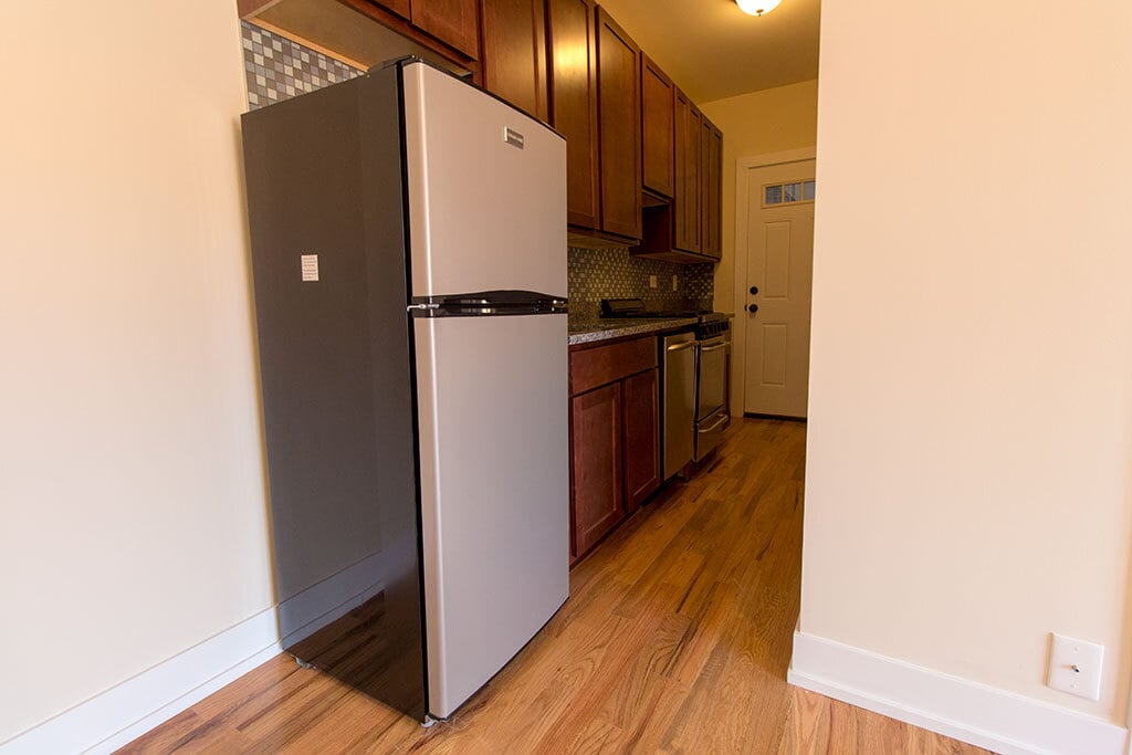 Building Photo - 909 W Cornelia Ave