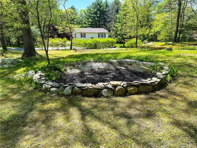 Building Photo - 475 Hill Rd