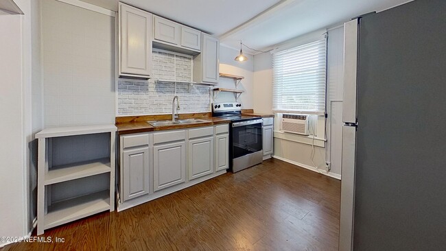 Building Photo - 1513 Palm Ave