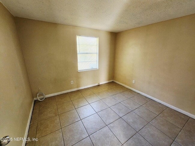 Building Photo - 7127 Prellie St