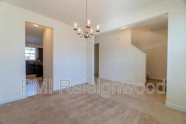Building Photo - 508 Eagles Wy