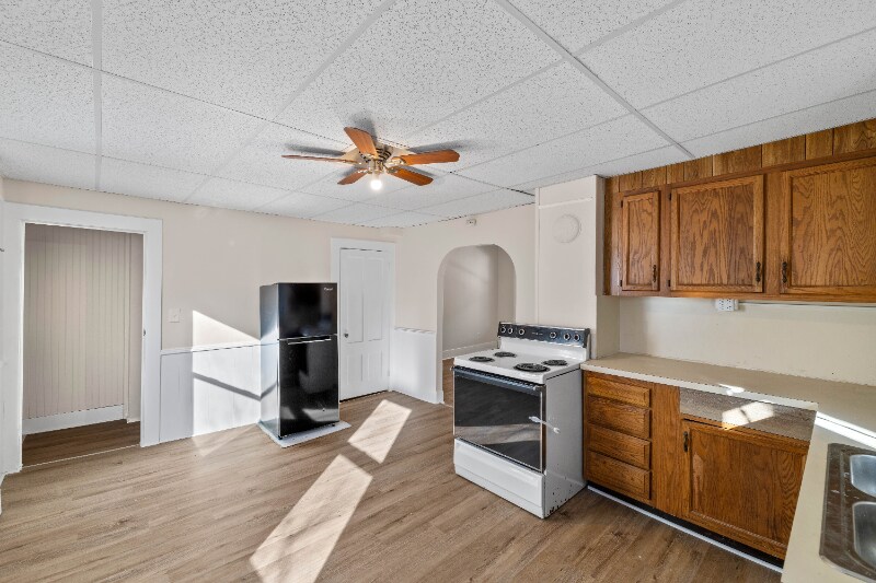 Building Photo - 121-121 High St