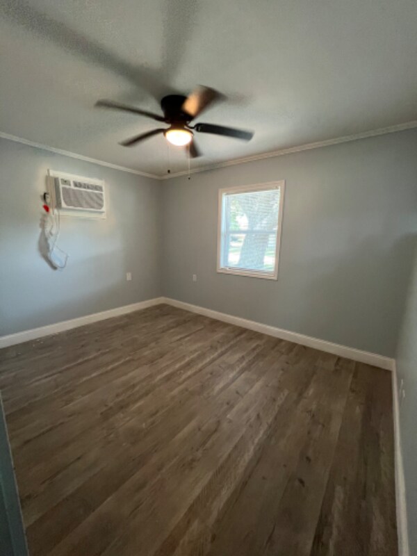 Building Photo - 1721 9th Ave