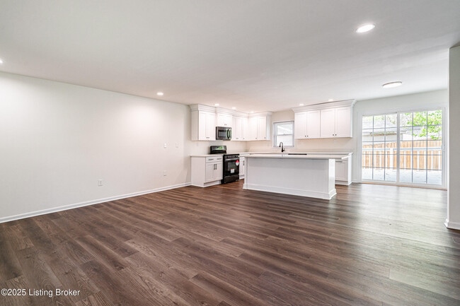 Building Photo - 3801 Iron Horse Wy