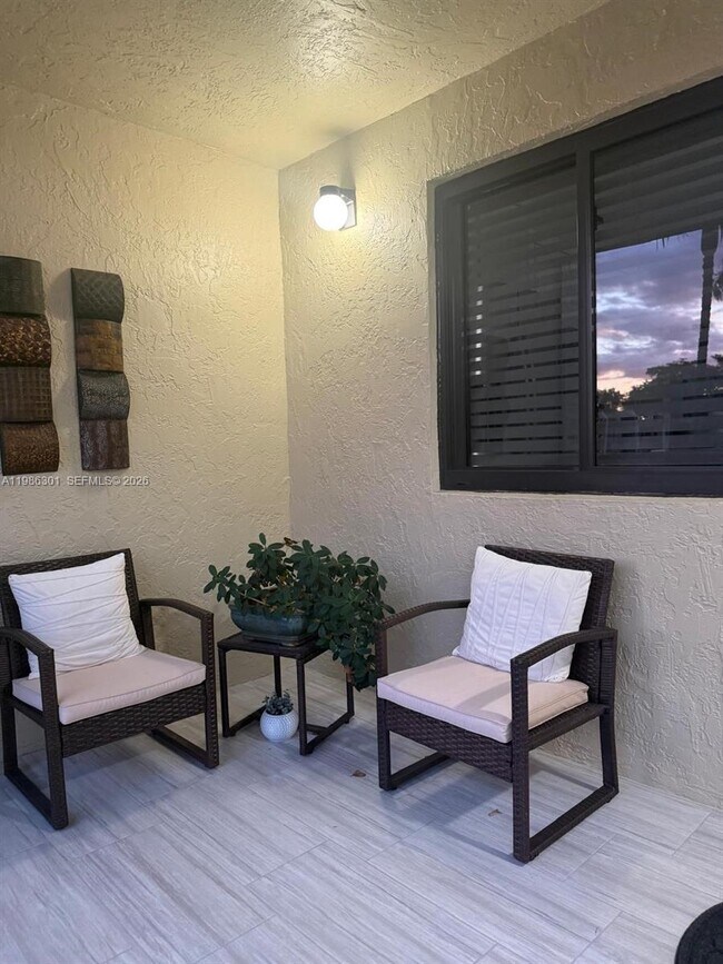 Building Photo - 436 Lakeview Dr