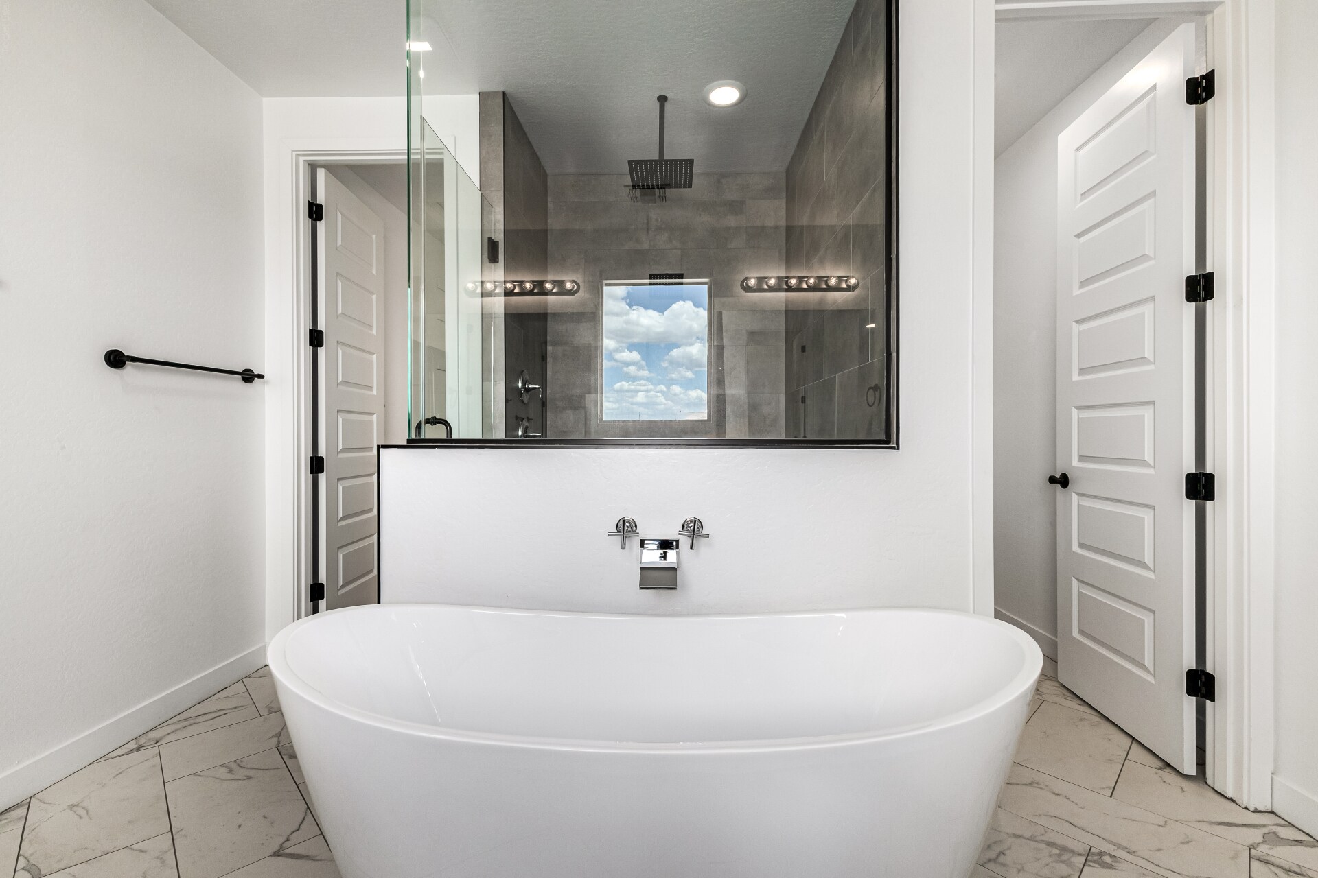 Building Photo - 20954 E Mayberry Rd