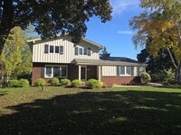 Building Photo - Updated 4 bedroom home in Merton
