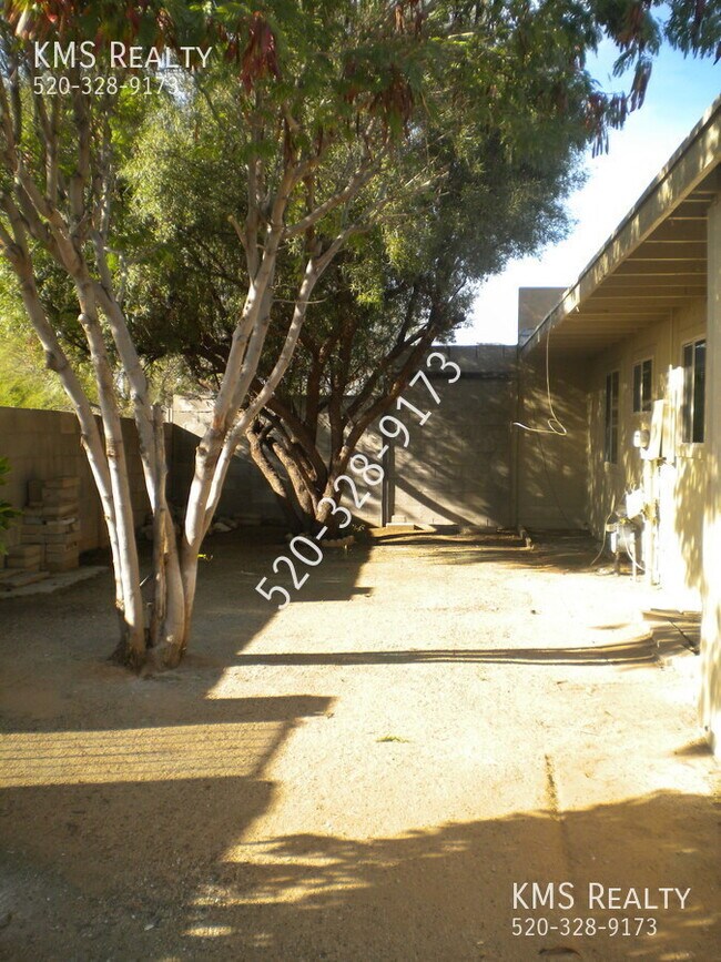 Building Photo - 3636 S Marvin Pl