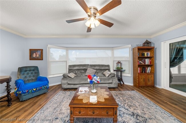 Building Photo - 360 Grove Cir
