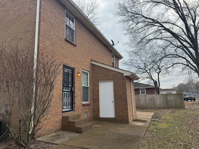 Building Photo - Huntington Parkway Duplex 1