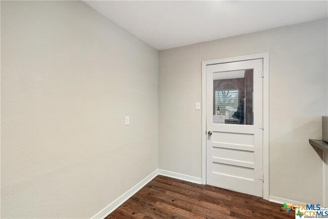 Building Photo - 1902 S 9th St