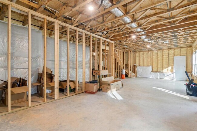 Building Photo - 225 Magnolia Dr