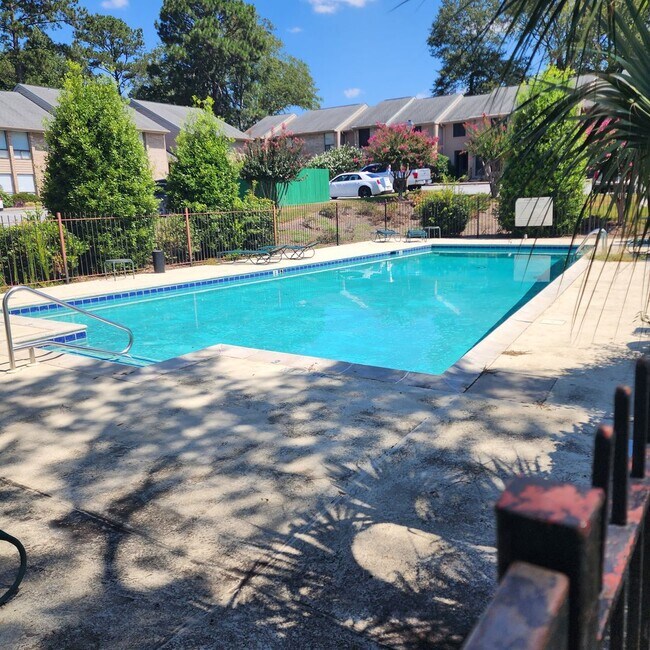 Building Photo - NEW PRICE! NEW UPDATES, YOU CANNOT BEAT THIS ONE!