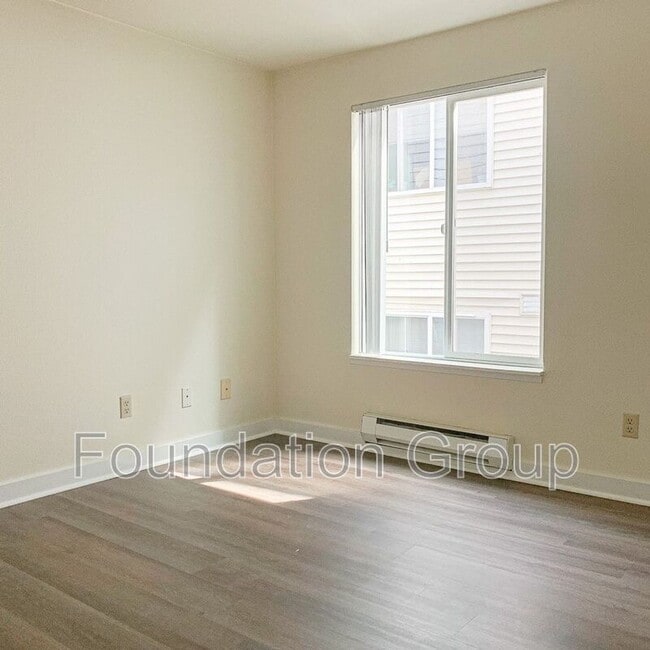Building Photo - 1123 N 91st St