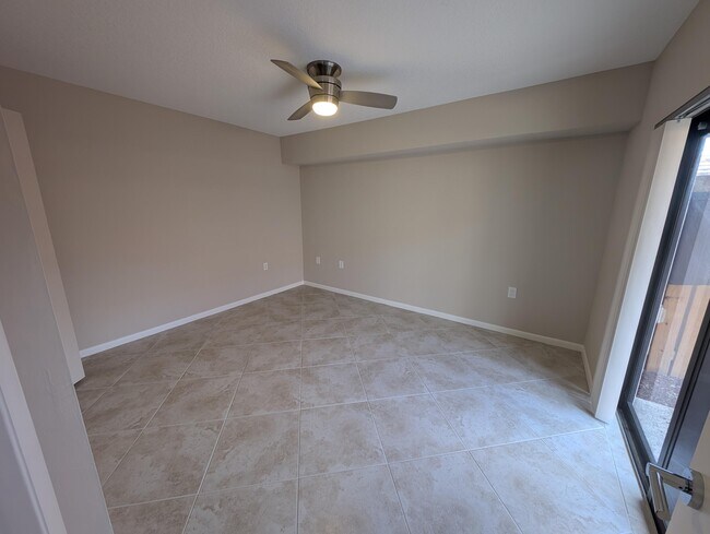 Building Photo - 1908 19th Ln