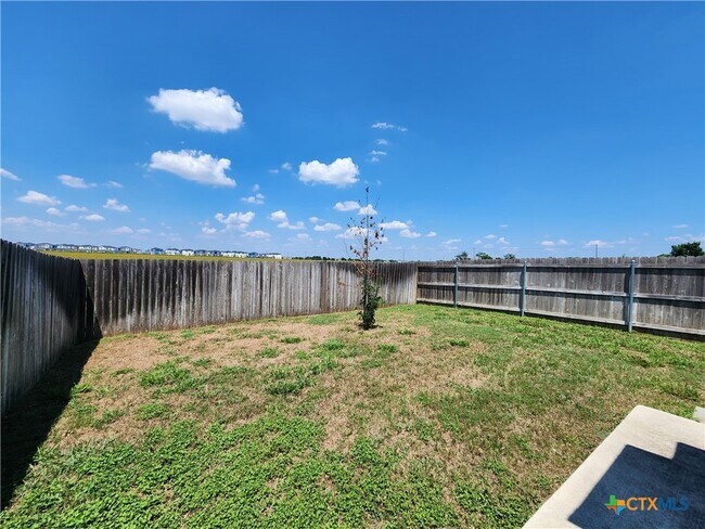 Building Photo - 1143 Creekside Orchard
