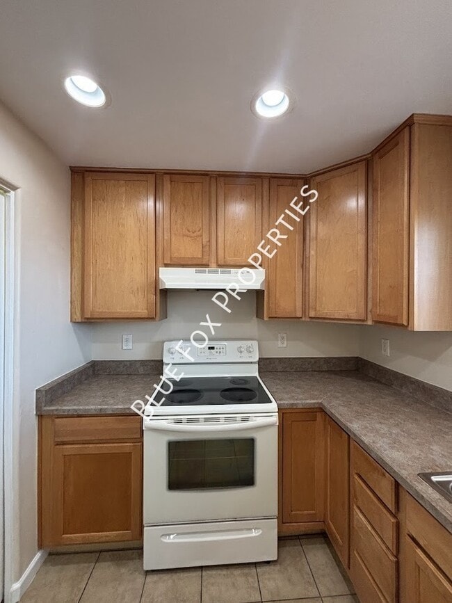 Building Photo - 322 N Hasman Dr