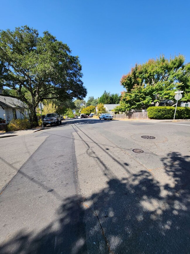 Building Photo - Intersection of Florence and Huntley Stree...