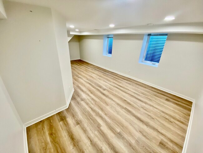 Building Photo - 5203 France Ave S