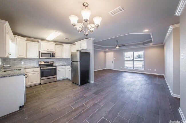 Building Photo - 29 Newcastle Dr