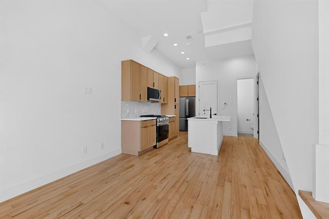 Building Photo - 2080 Kelly Ave